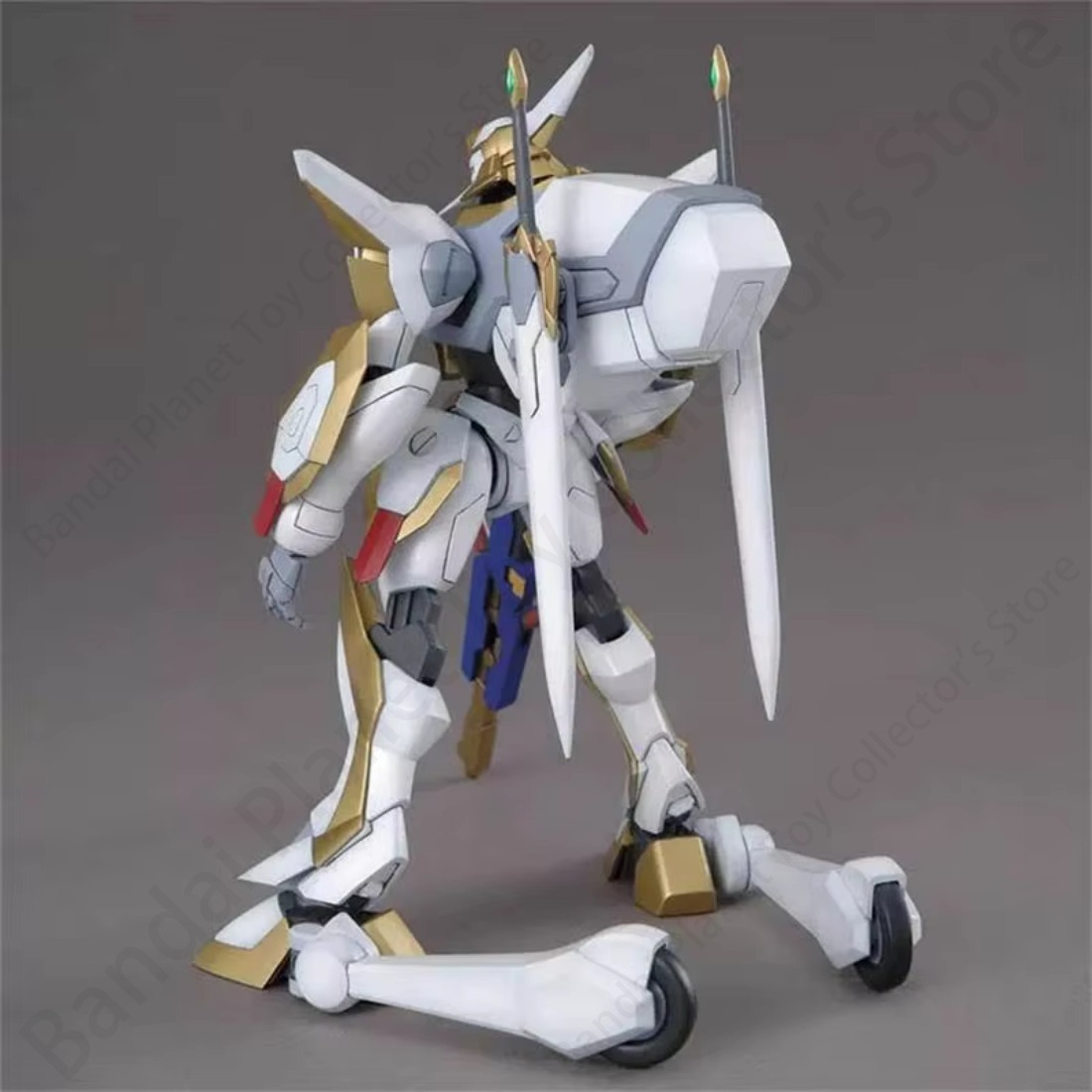 バンダイ アクション オリジナル ガンダム モデル アニメ  - Model Kit Lancelot のレビューと価格